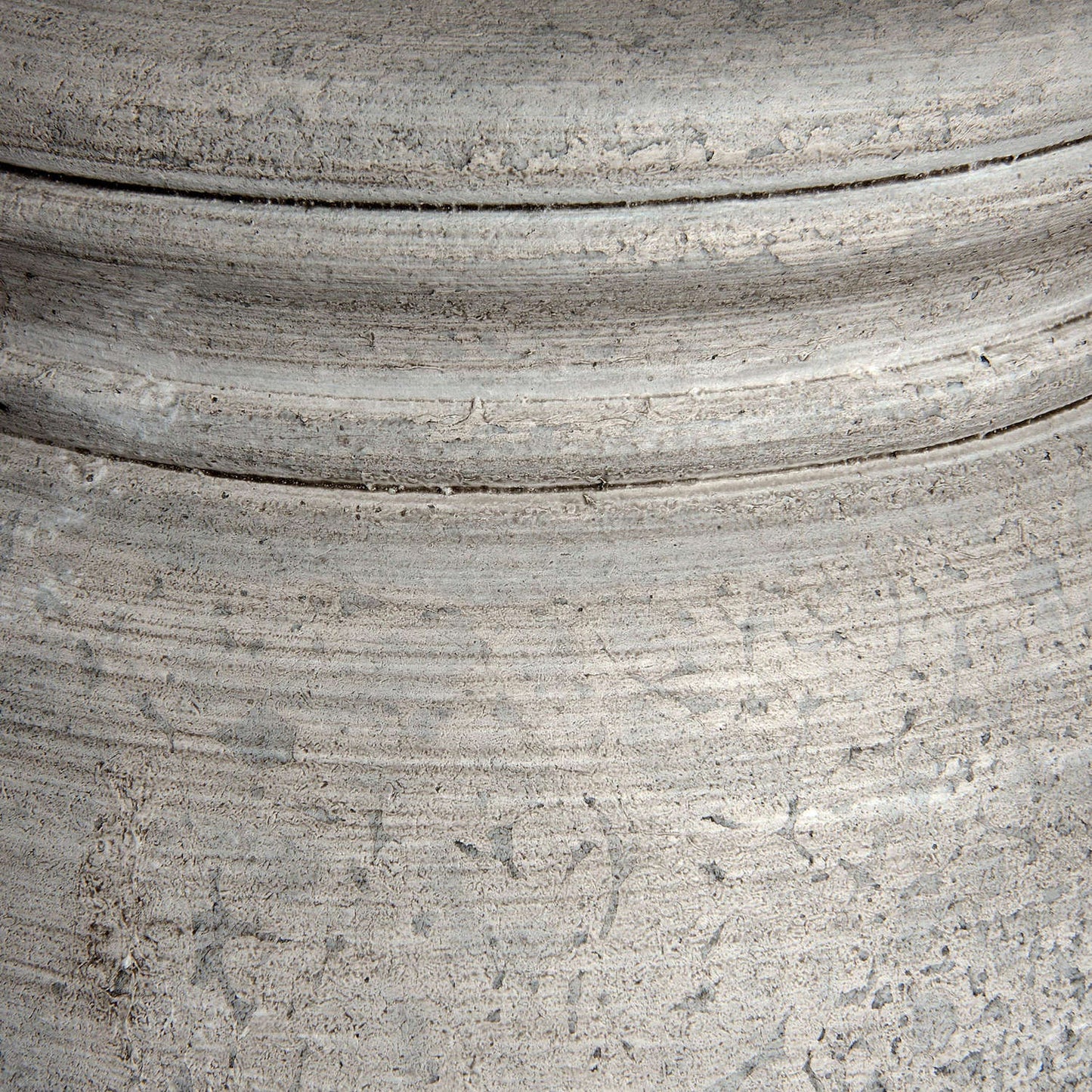 Uthina Column Table Lamp
