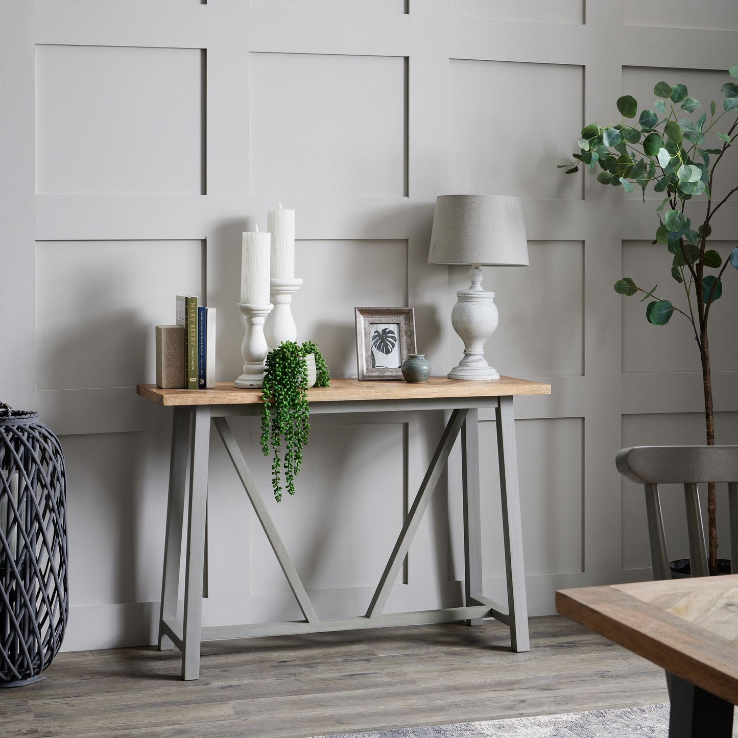 Uthina Column Table Lamp