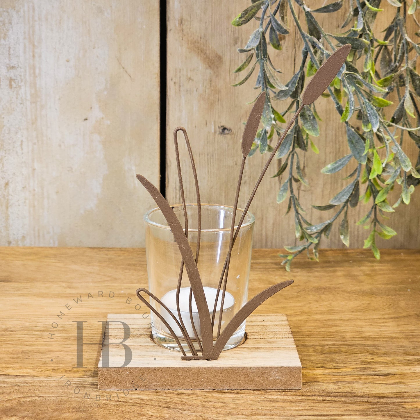 Metal Reeds Tealight Holder