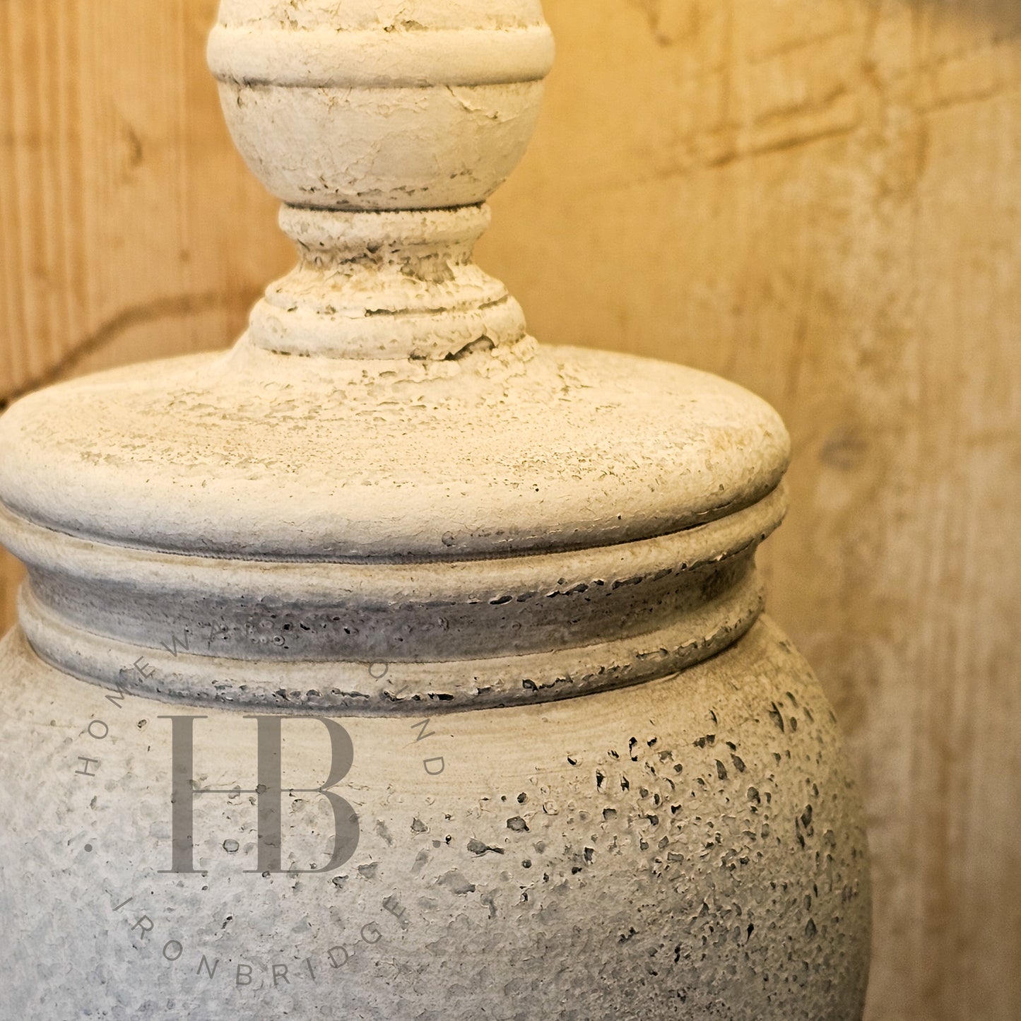 Uthina Column Table Lamp